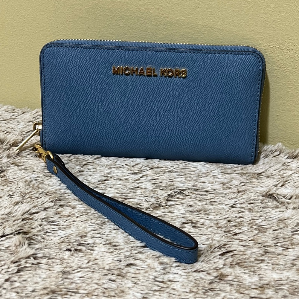 Michael Kors Jet Set Travel Large Pebbled Leather Wristlet NWOT